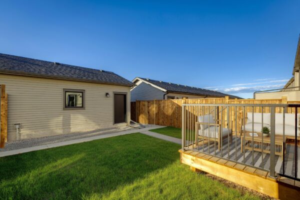 20251007-215-Belvedere-Ave-SE-ext-004